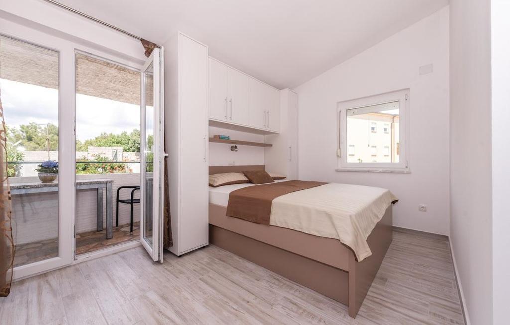 Apartments Lord Пироваць Екстер'єр фото