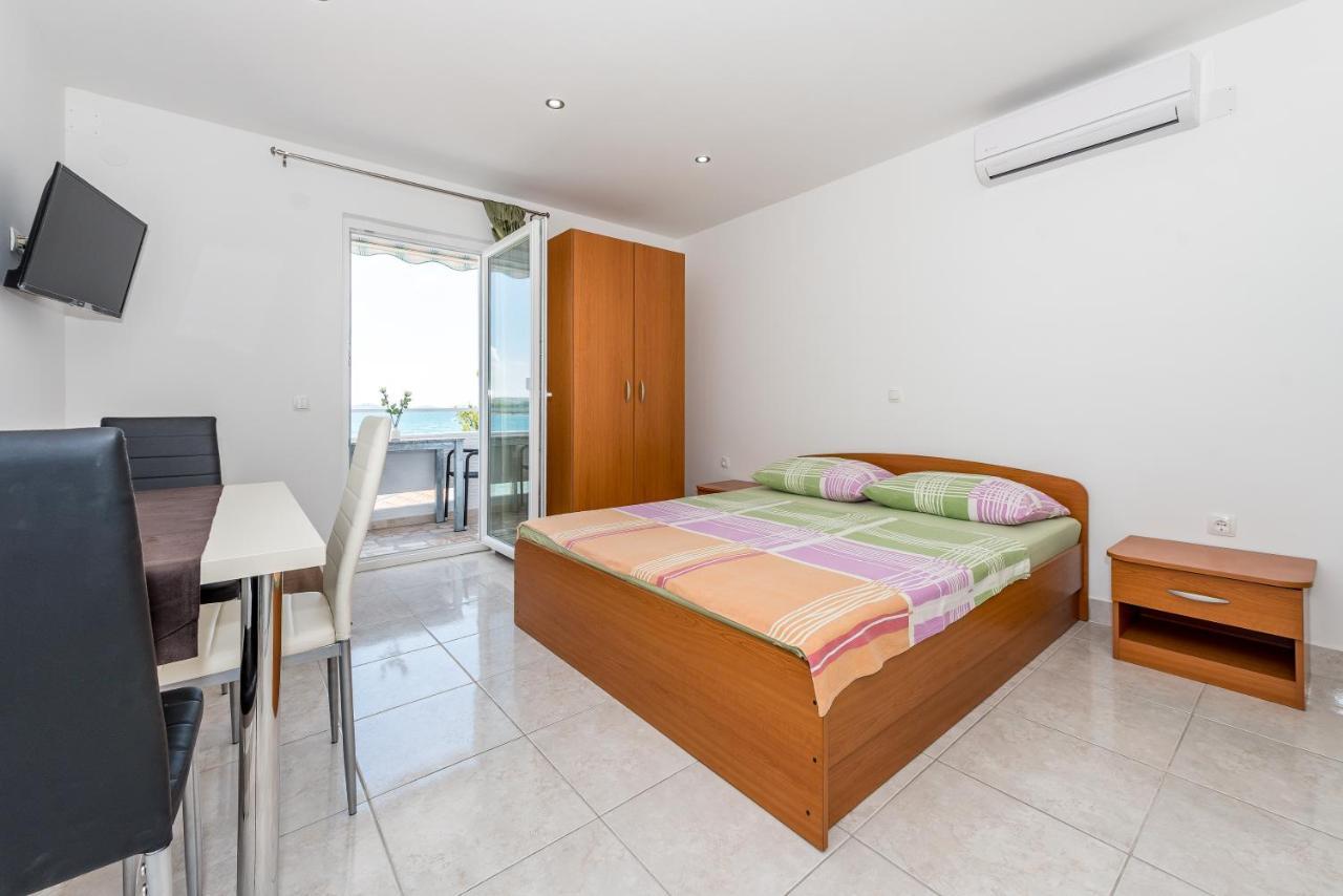 Apartments Lord Пироваць Екстер'єр фото